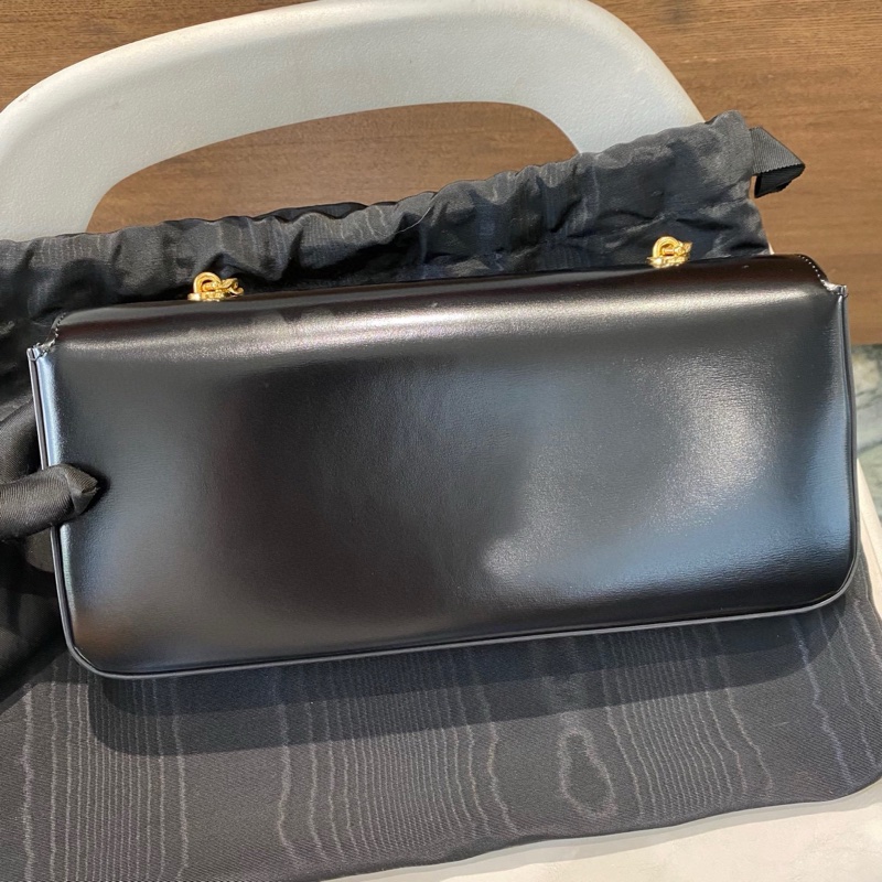 CELINE Triomphe 凱旋門黑金長款牛皮 鏈條包 肩背包-3