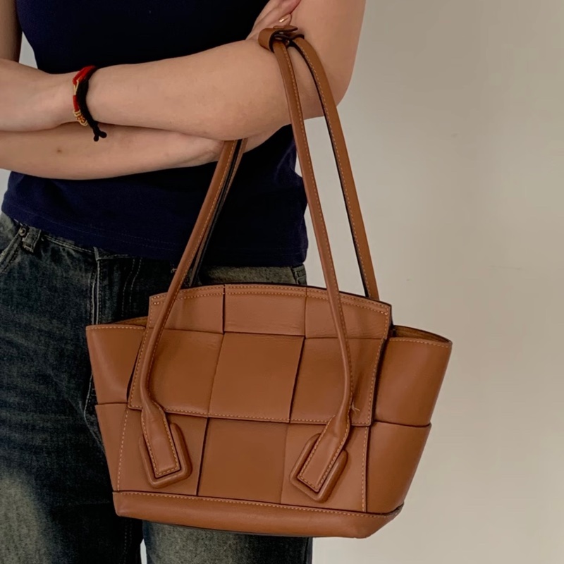 「JL精品代購」97新 BV Arcoe33金棕 托特包-1