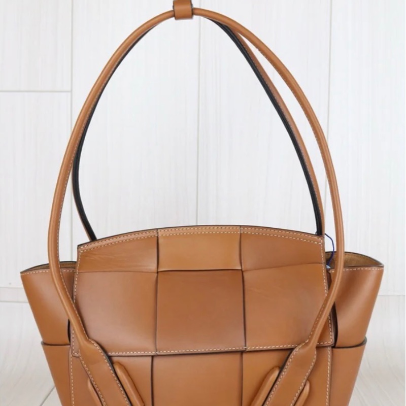 「JL精品代購」97新 BV Arcoe33金棕 托特包-2