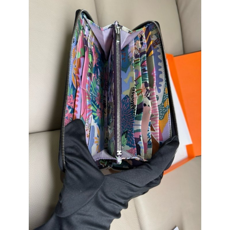 Hermes silk in 黑色絲巾長夾/自由之城&狗來富系列/全新閒置美品-1