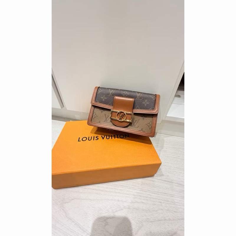 LV MINI DAUPHINE WOC 達芙妮原花雙色金釦鍊帶斜背包-1