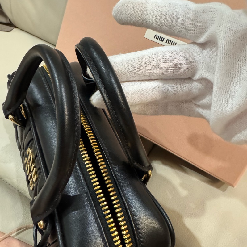 Miu Miu 復古保齡球包/黑色羊皮/96新美品-12