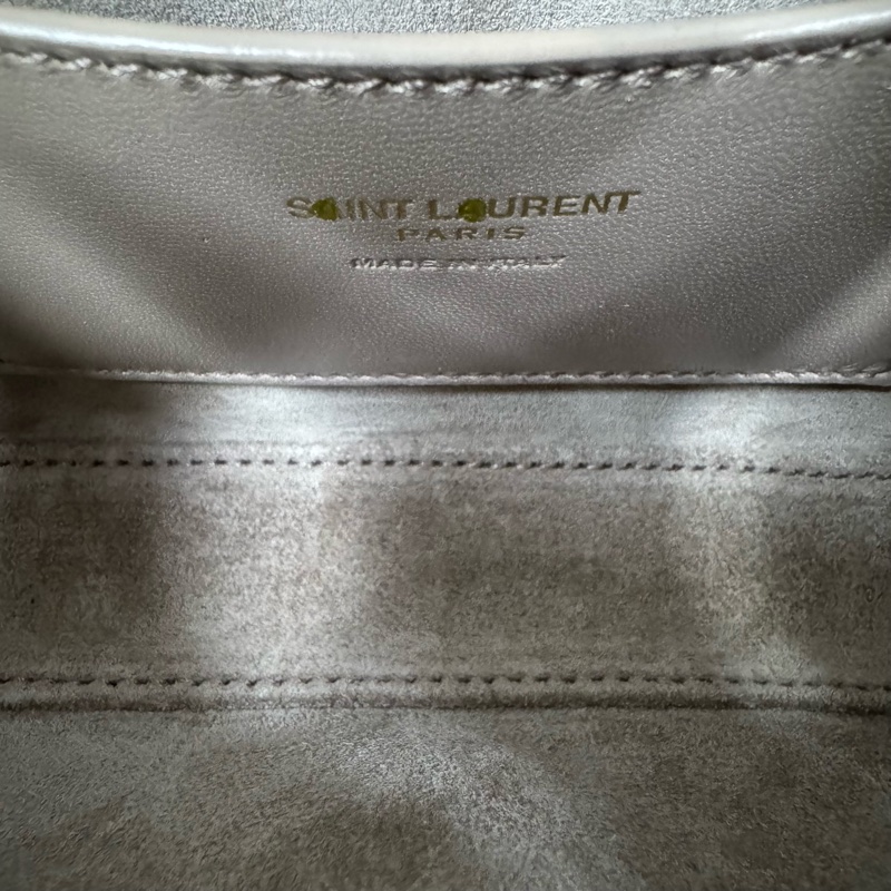 未使用YSL 腋下Hobo 奶茶粉小號單肩搭配一年四季-9