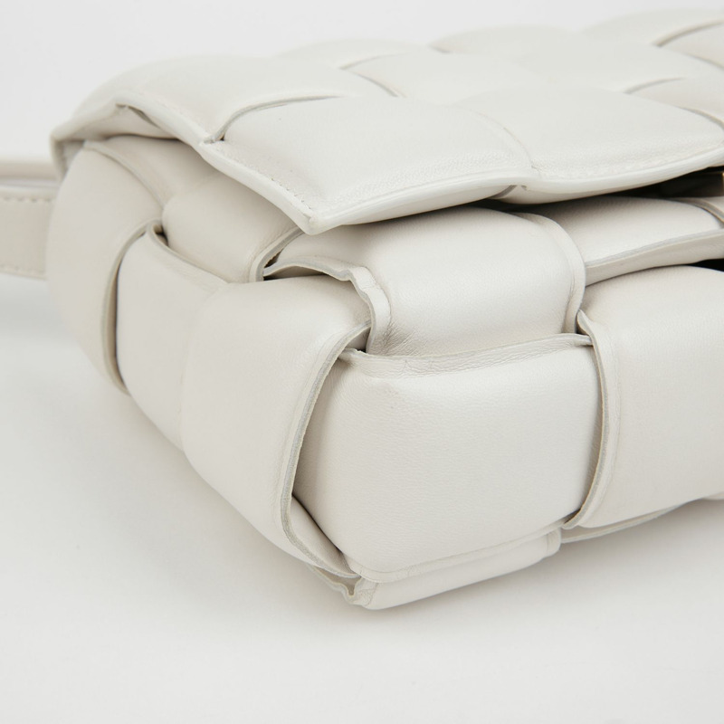 【包稅】BOTTEGA VENETA 帶襯墊的磁帶單肩斜挎包 591970-6