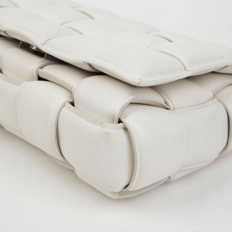 【包稅】BOTTEGA VENETA 帶襯墊的磁帶單肩斜挎包 591970-7