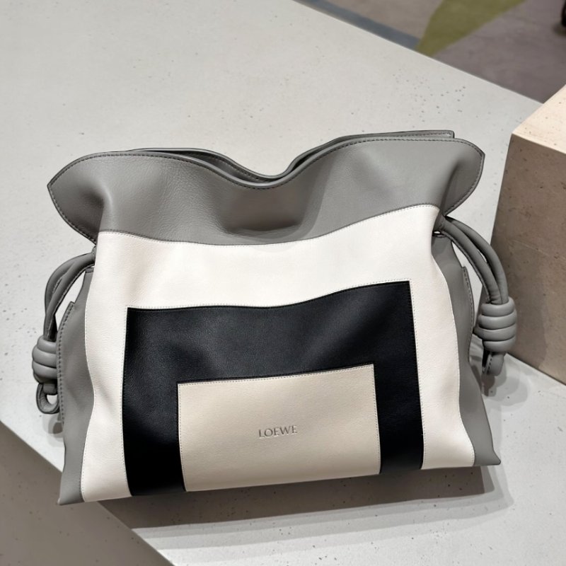 🎊佳節特賣🎁Loewe 中款限量藝術 x Albers 聯名系列 Flamenco 包 Grey/Light Ghost-2