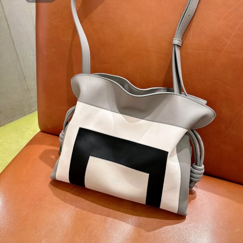 🎊佳節特賣🎁Loewe 中款限量藝術 x Albers 聯名系列 Flamenco 包 Grey/Light Ghost-3