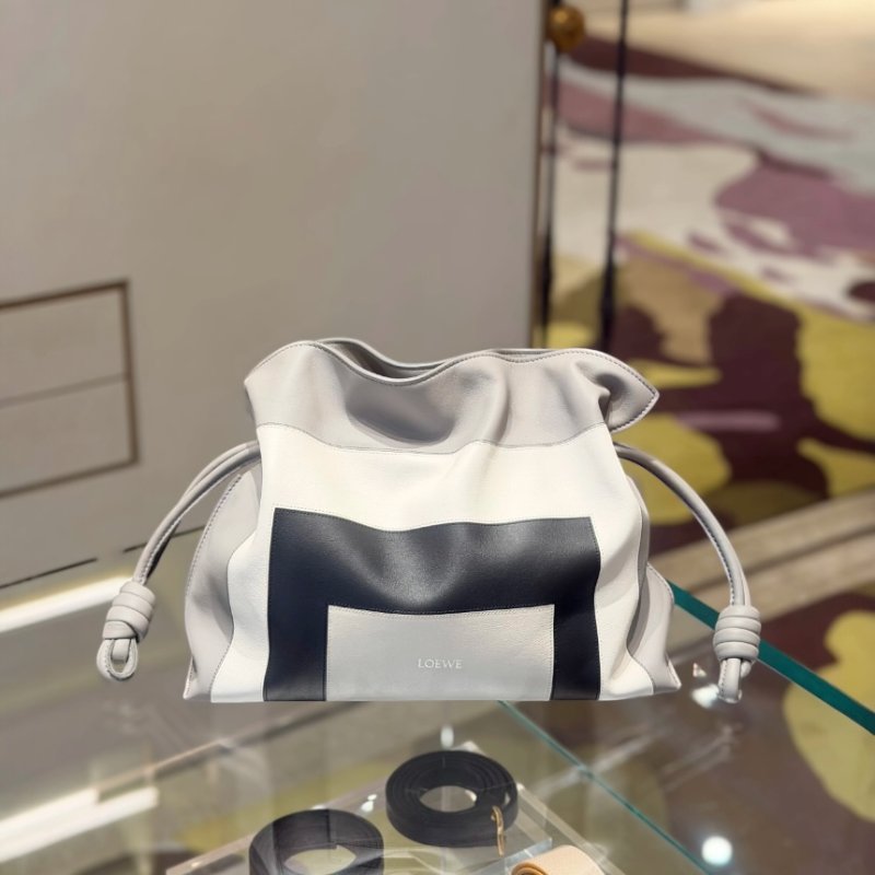 🎊佳節特賣🎁Loewe 中款限量藝術 x Albers 聯名系列 Flamenco 包 Grey/Light Ghost-6