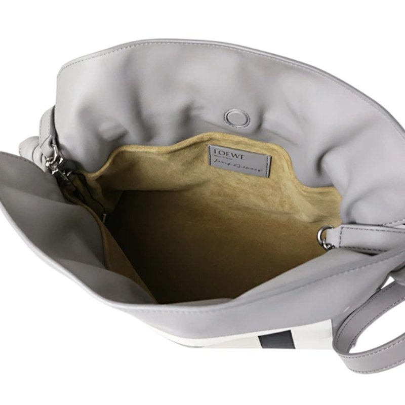 🎊佳節特賣🎁Loewe 中款限量藝術 x Albers 聯名系列 Flamenco 包 Grey/Light Ghost-12