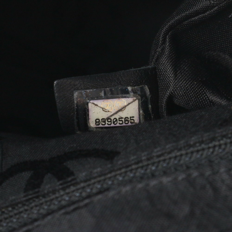 香奈兒黑色皮革肩背包，附保固卡和序號封條，女士款-8