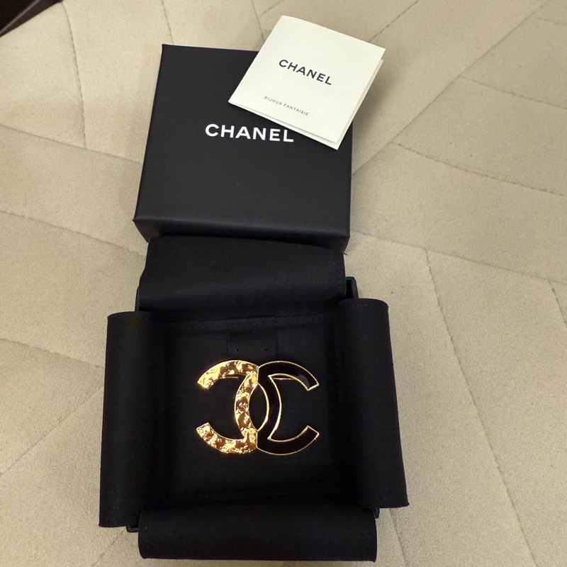 Chanel雙拼色熔岩胸針 全新專櫃購入-0