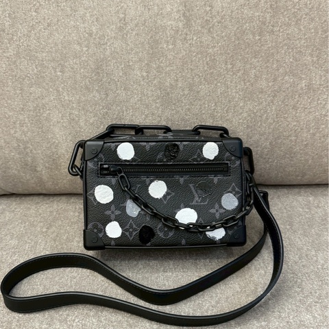 LV草間彌生soft trunk