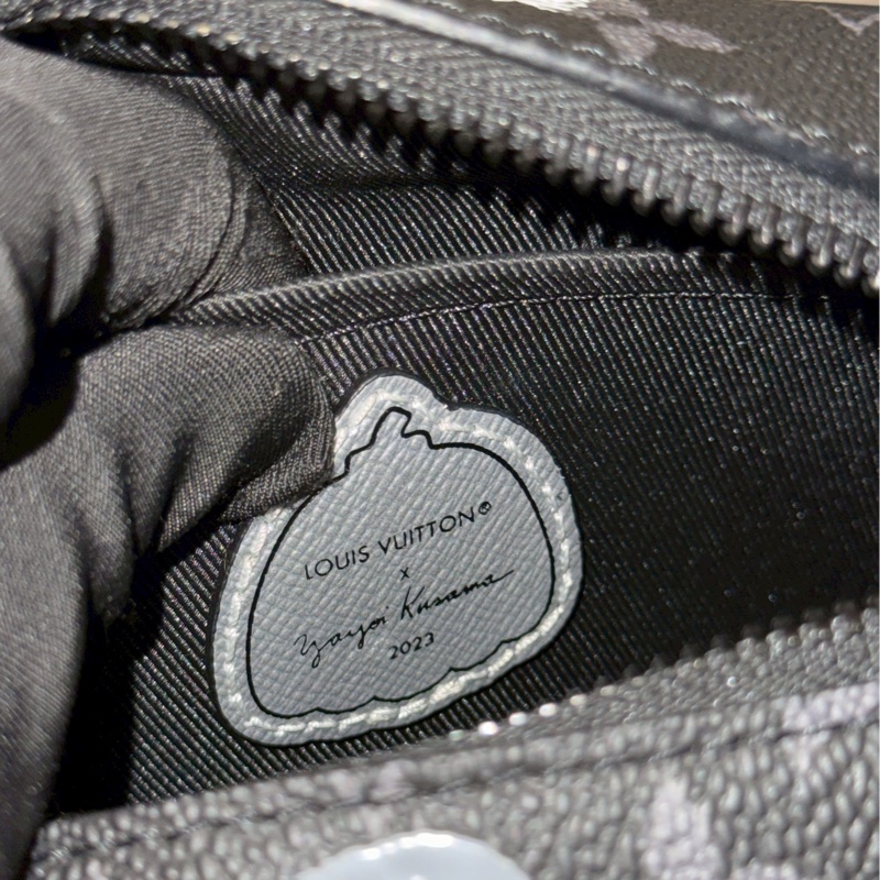 LV草間彌生soft trunk-9