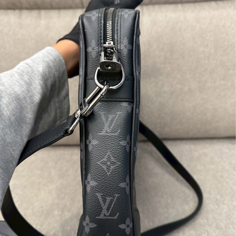 LV黑老花公事包-3