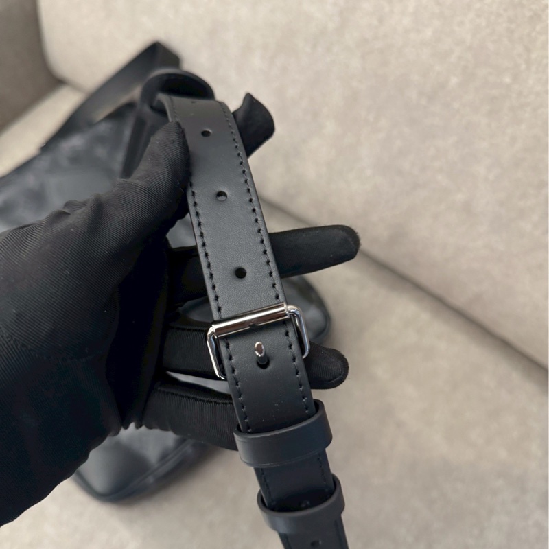 LV黑老花公事包-6