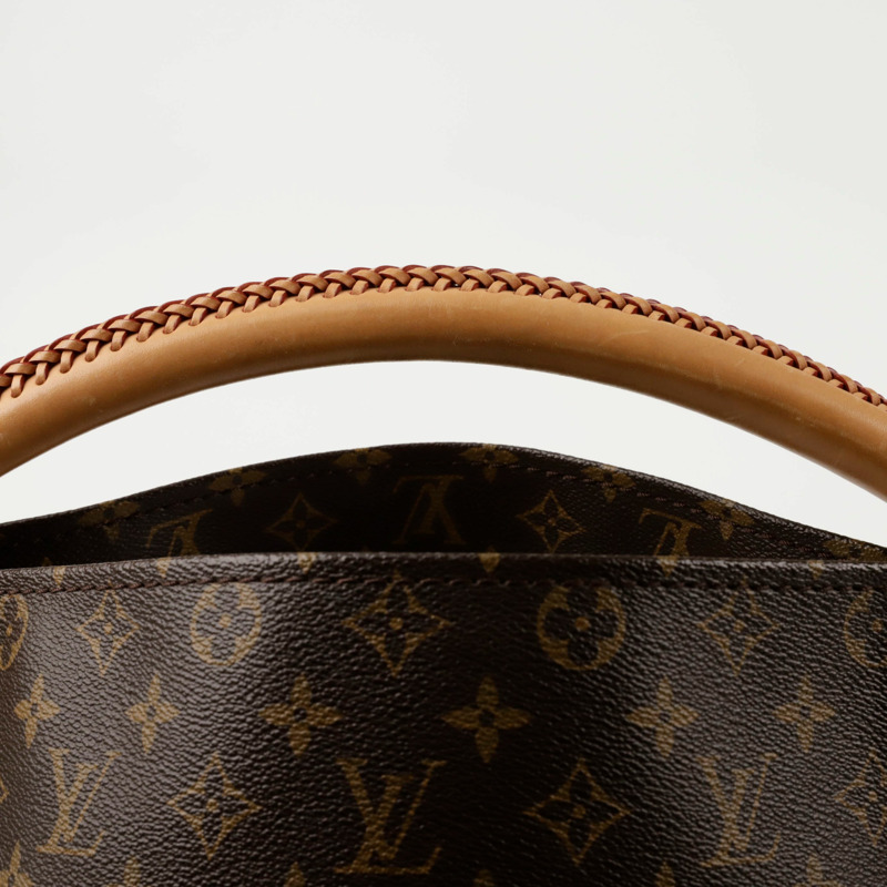 LOUIS VUITTON M40249 Attice MM 肩背包-9
