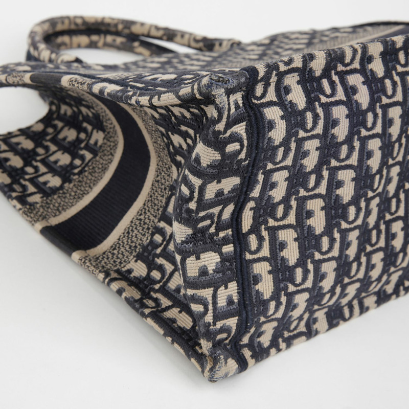 DIOR M1296ZRIW 中號書本手提包-6