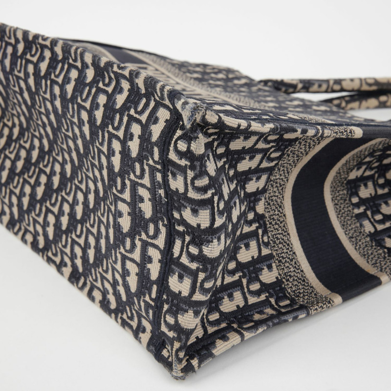 DIOR M1296ZRIW 中號書本手提包-7