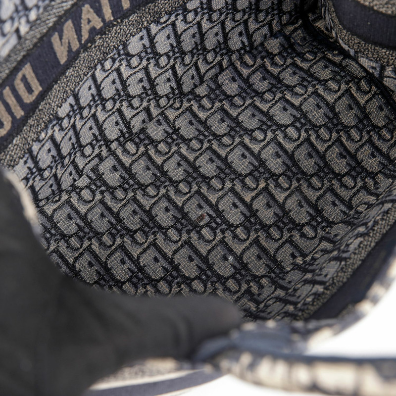 DIOR M1296ZRIW 中號書本手提包-11