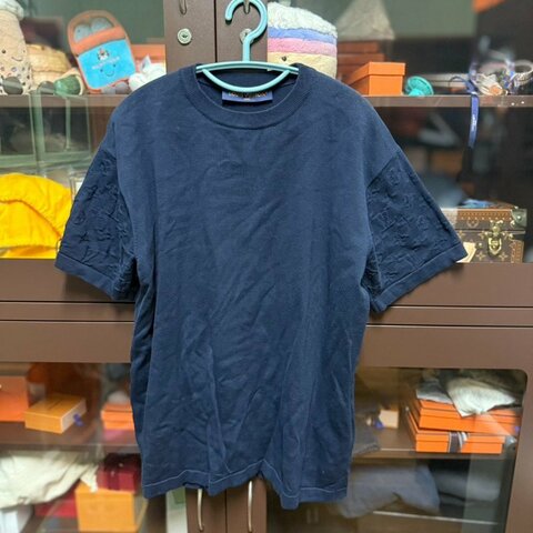 LV MEN 男 短袖上衣 T恤 袖口 老花 深藍