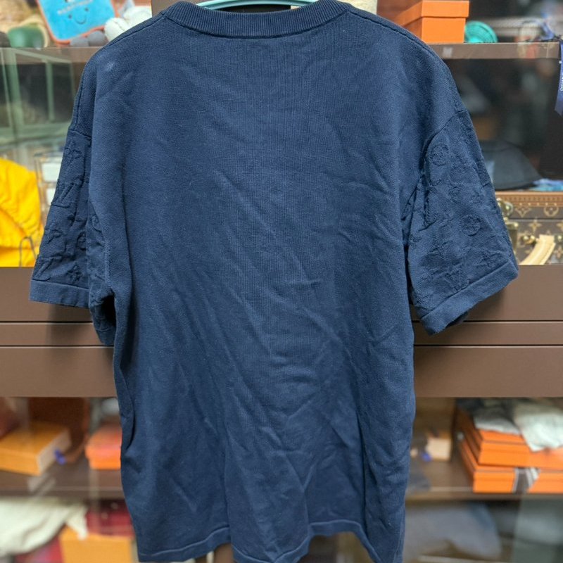 LV MEN 男 短袖上衣 T恤 袖口 老花 深藍-1