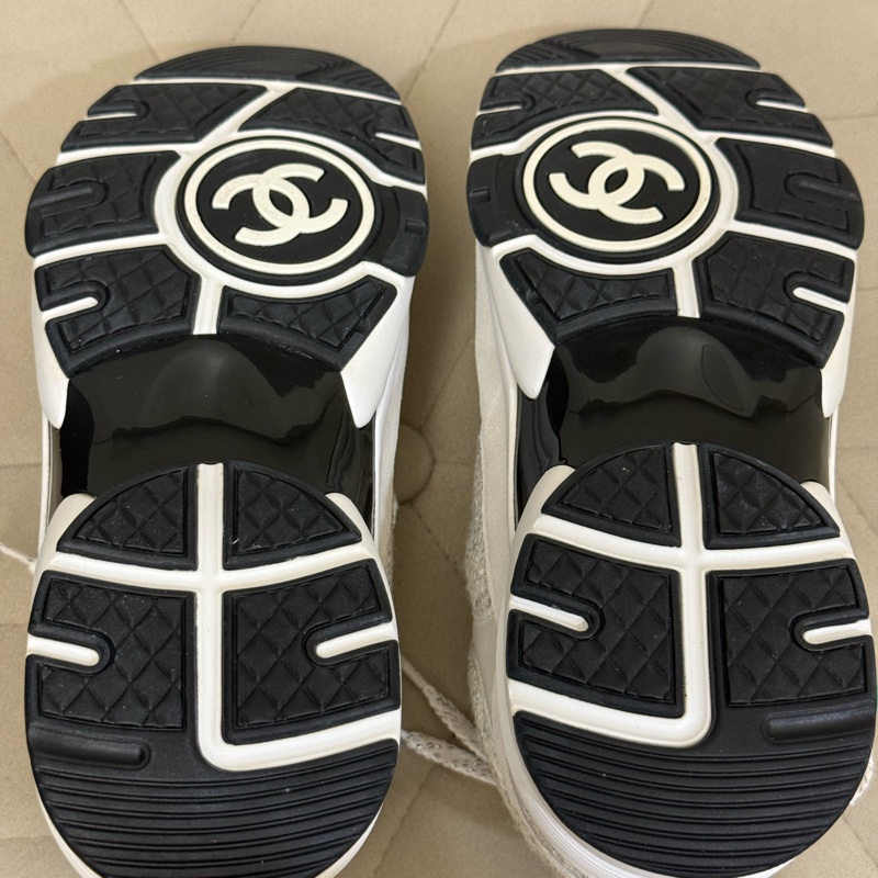 Chanel白色銀線毛呢運動鞋 全新台灣專櫃入 尺寸36-6