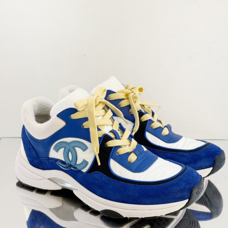 【98 新】Chanel/香奈兒 海軍系列藍色球鞋 雙C白藍運動鞋 小牛皮與混合纖維 38碼 無附件。-1