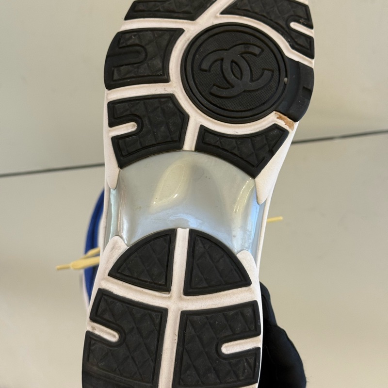 【98 新】Chanel/香奈兒 海軍系列藍色球鞋 雙C白藍運動鞋 小牛皮與混合纖維 38碼 無附件。-9
