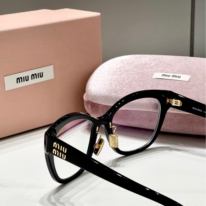賠售近全新MIU MIU 粗黑框平光眼鏡-2