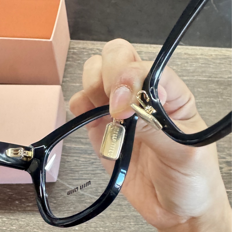賠售近全新MIU MIU 粗黑框平光眼鏡-3