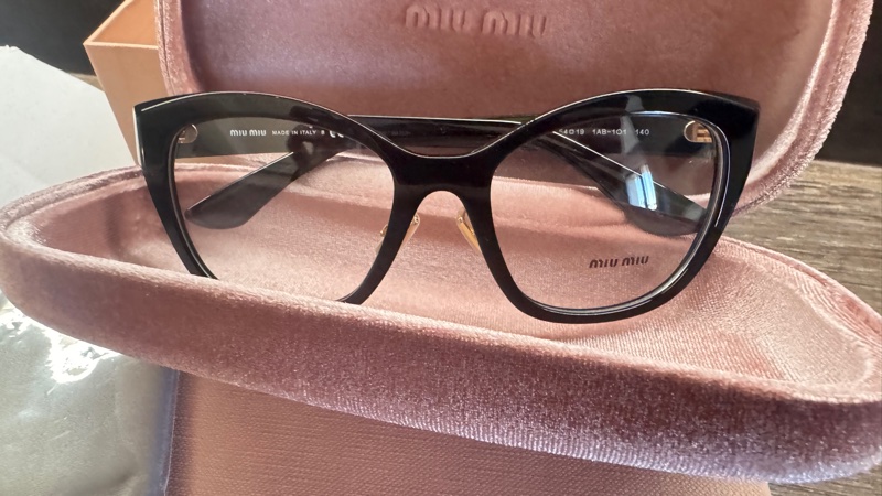 賠售近全新MIU MIU 粗黑框平光眼鏡-12