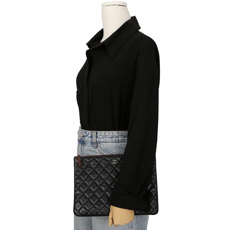 CHANEL 魚子醬經典新款中型收納包 A82545-10