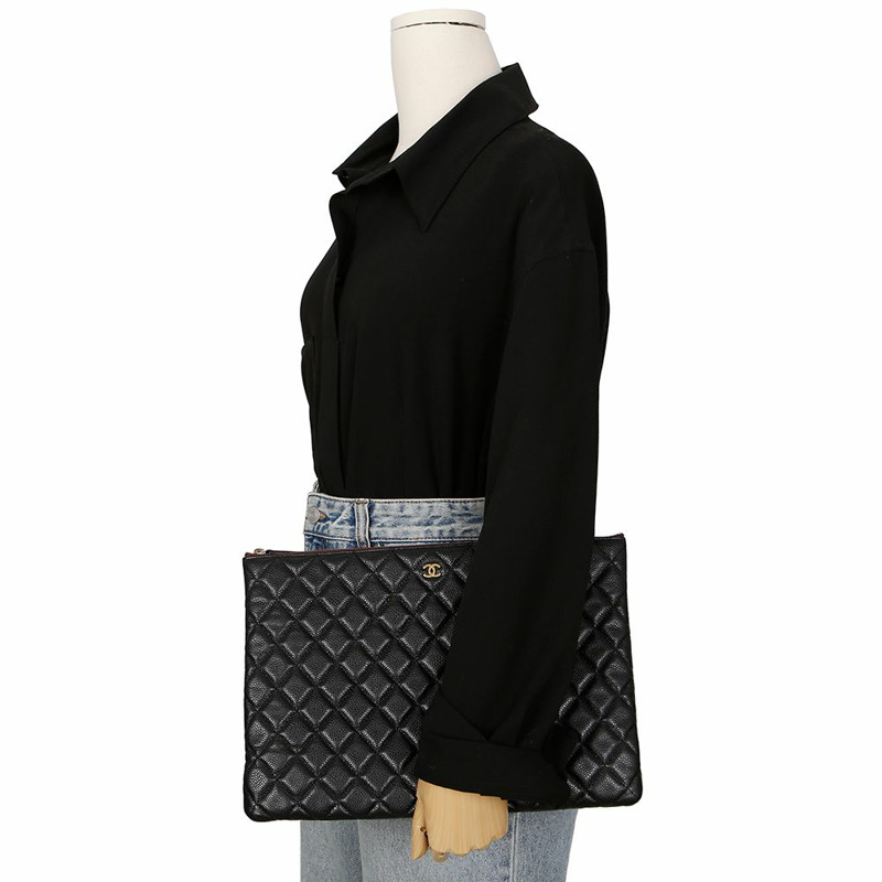 CHANEL 魚子醬紋經典大手拿包 A69251-10