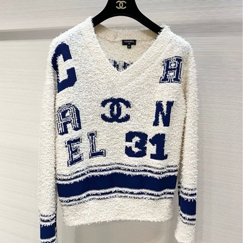 ⭐️ Chanel Top 上衣