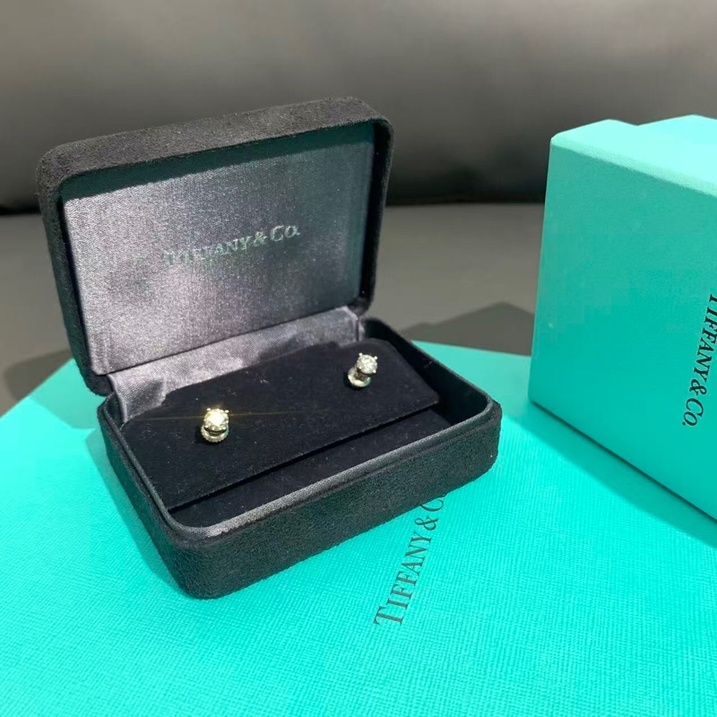 Tiffany Solitaire0.42克拉鑽石四爪耳釘 圓鑽白金耳釘，一對共0.84克拉，F色，vs1淨度-5