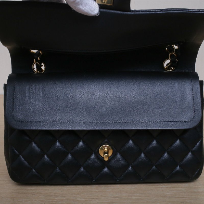 CHANEL CF口蓋包中號25.5黑色羊皮23開金扣菱格紋肩背包-2