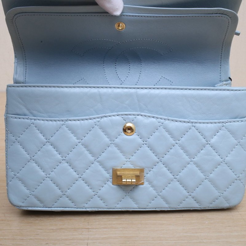 CHANEL 2.55口蓋包小號24藍色牛皮晶片開金扣肩背包-3