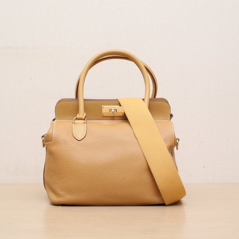HERMES Toolbox牛奶盒子2621沙灘金TC皮T刻金扣肩背包-1