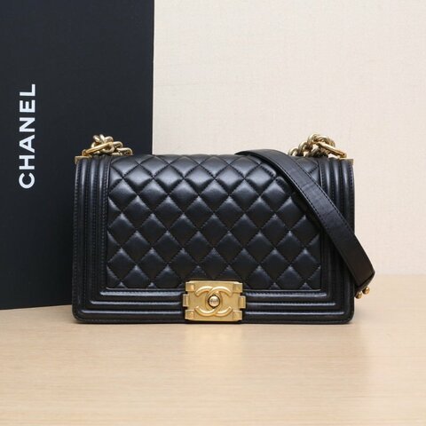 CHANEL Leboy中號25黑色羊皮22開金扣菱格紋肩背包