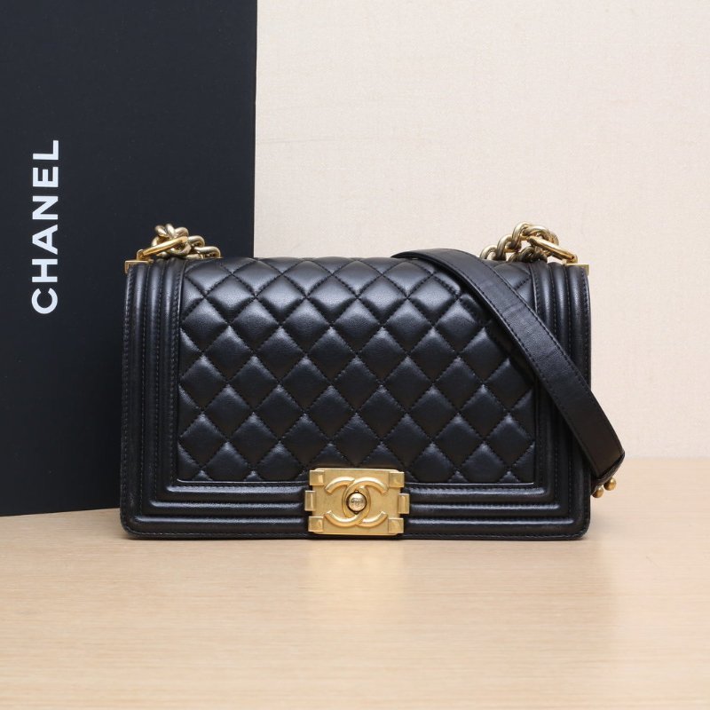 CHANEL Leboy中號25黑色羊皮22開金扣菱格紋肩背包-0