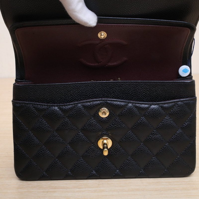CHANEL CF口蓋包小號23黑色荔枝牛皮晶片開金扣菱格紋肩背包-3