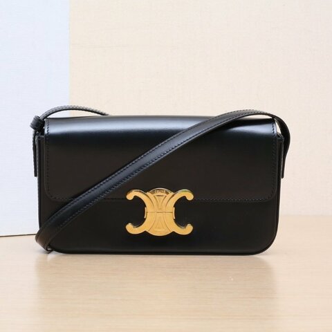 CELINE Triomphe凱旋門金屬鎖扣橫版肩背包20肩帶款黑色牛皮金扣肩背包