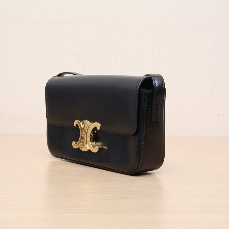 CELINE Triomphe凱旋門金屬鎖扣橫版肩背包20肩帶款黑色牛皮金扣肩背包-3