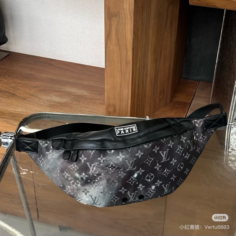 Louis Vuitton • 限量Galaxy Discovery星空系列腰包 胸包-0