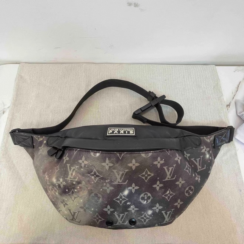 Louis Vuitton • 限量Galaxy Discovery星空系列腰包 胸包-2