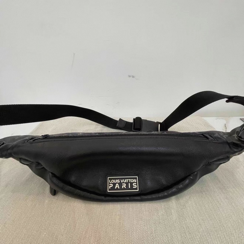 Louis Vuitton • 限量Galaxy Discovery星空系列腰包 胸包-4