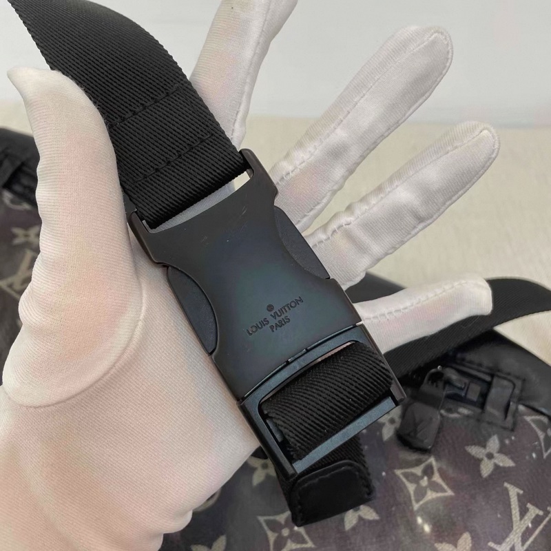 Louis Vuitton • 限量Galaxy Discovery星空系列腰包 胸包-7