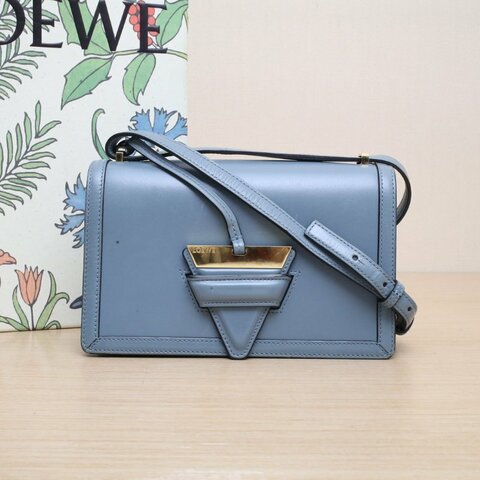 LOEWE Barcelona巴賽隆納中號藍色牛皮金扣肩背包