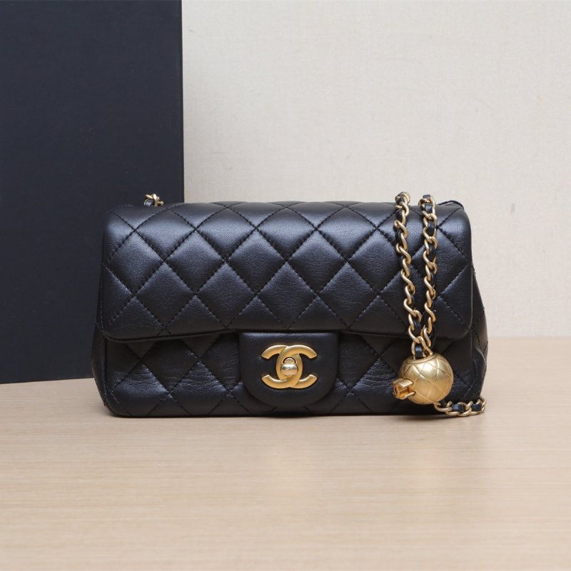 CHANEL CF口蓋包大Mini20黑色羊皮晶片開金扣金球調節扣肩帶肩背包-0