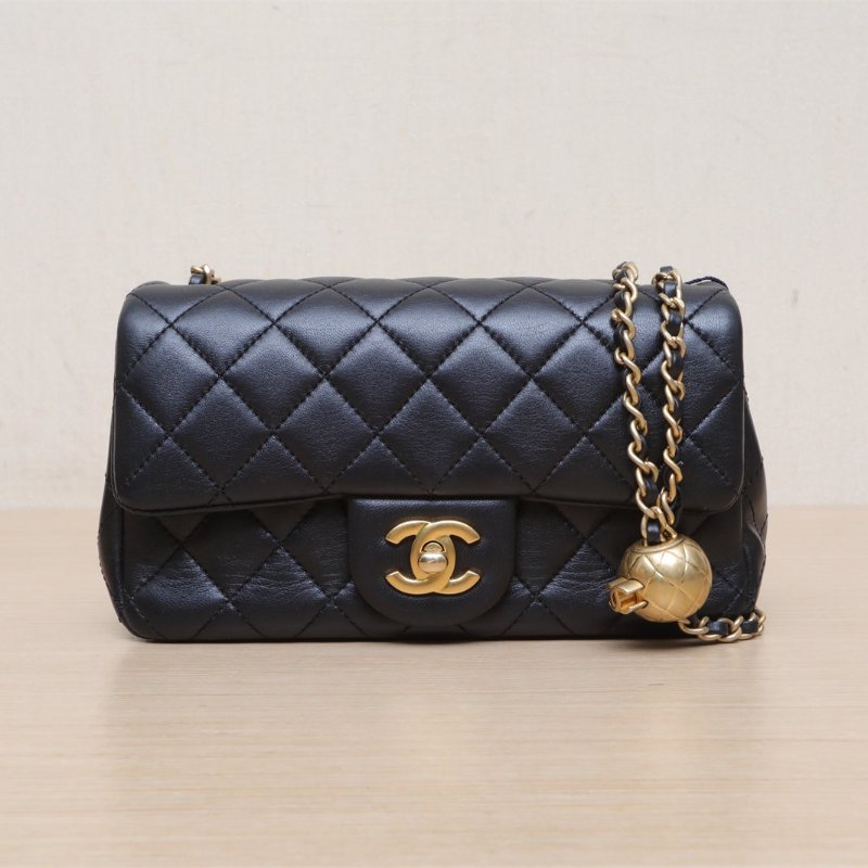 CHANEL CF口蓋包大Mini20黑色羊皮晶片開金扣金球調節扣肩帶肩背包-1